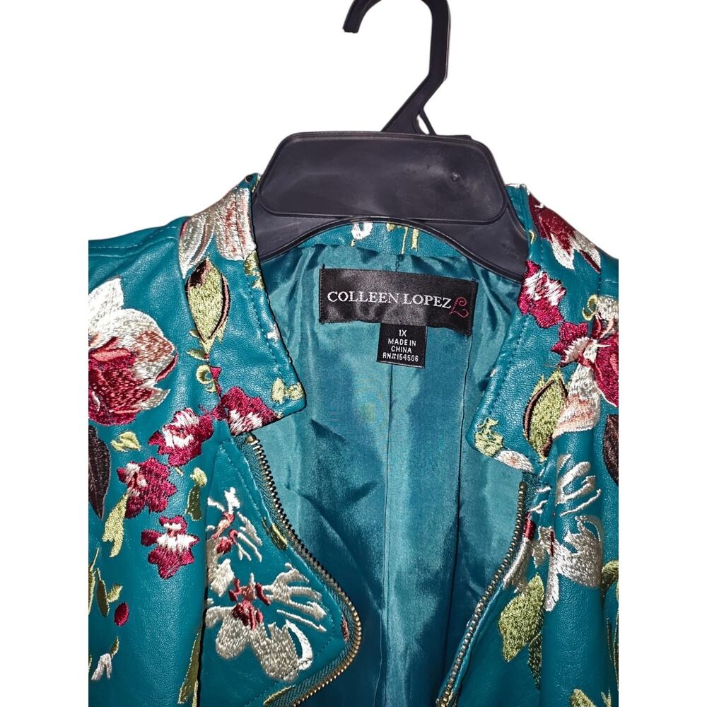 Colleen Lopez Women's Teal Faux Embroidered Leather Jacket 1X - Picture 2 of 4